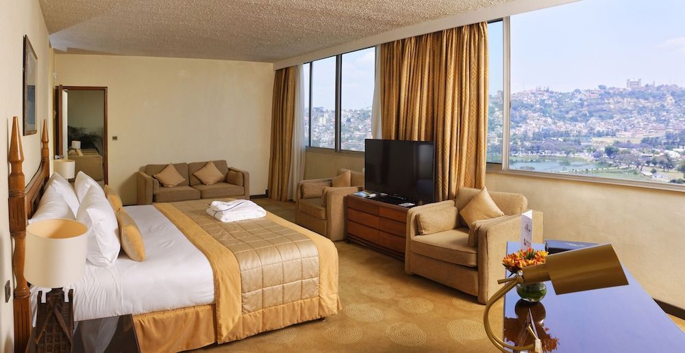 Carlton Hotel Royal Suite, Lake View