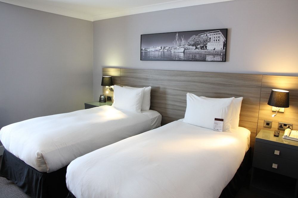 Doubletree by Hilton Bristol Twin Guest Room