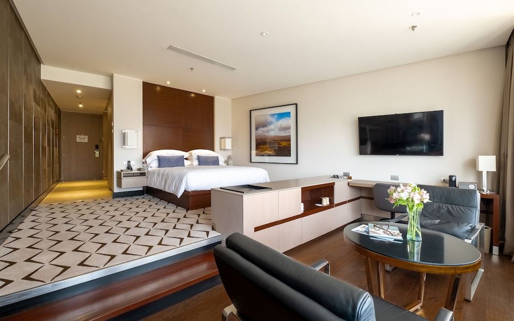 Mandarin Oriental, Santiago Deluxe Room, 1 King Bed 3