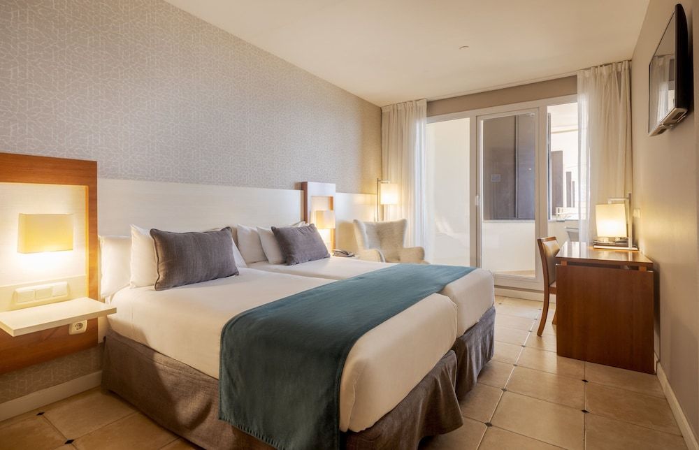 Hotel ILUNION Fuengirola Double Room, Partial Sea View 3