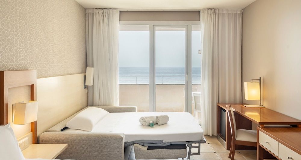 Hotel ILUNION Fuengirola Triple Room, Sea View (2 adults + 1 child) 2