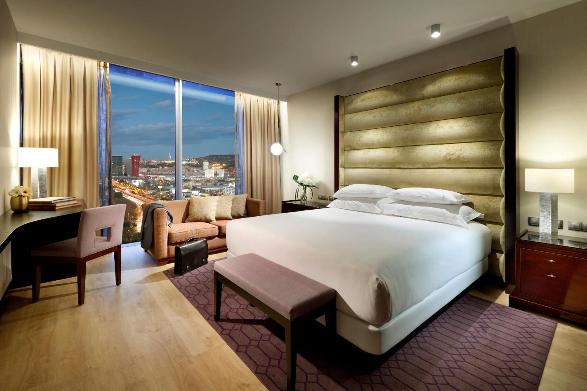 King Bed High Floor Deluxe Panoramic View Club Access