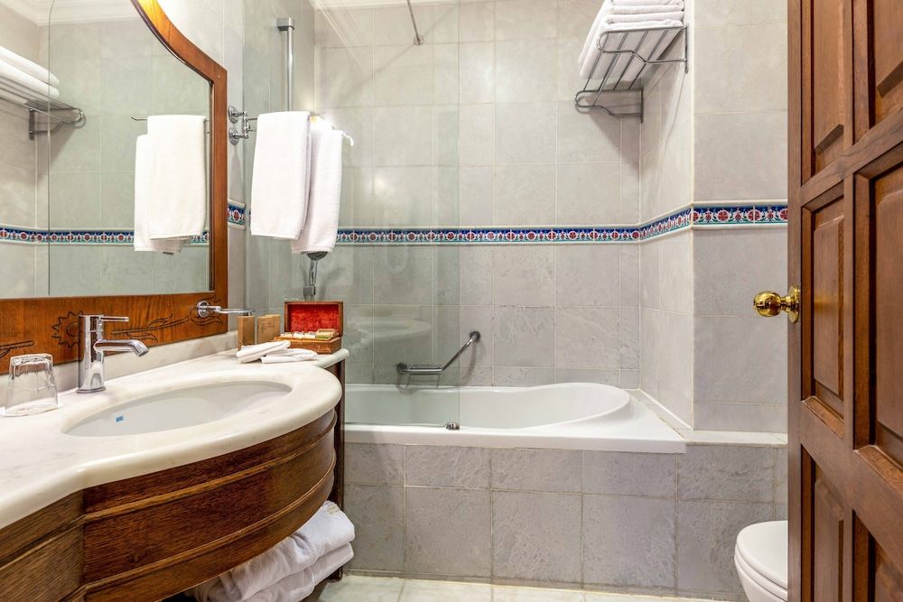 Sultanhan Hotel - Special Class Deluxe Double or Twin Room 13