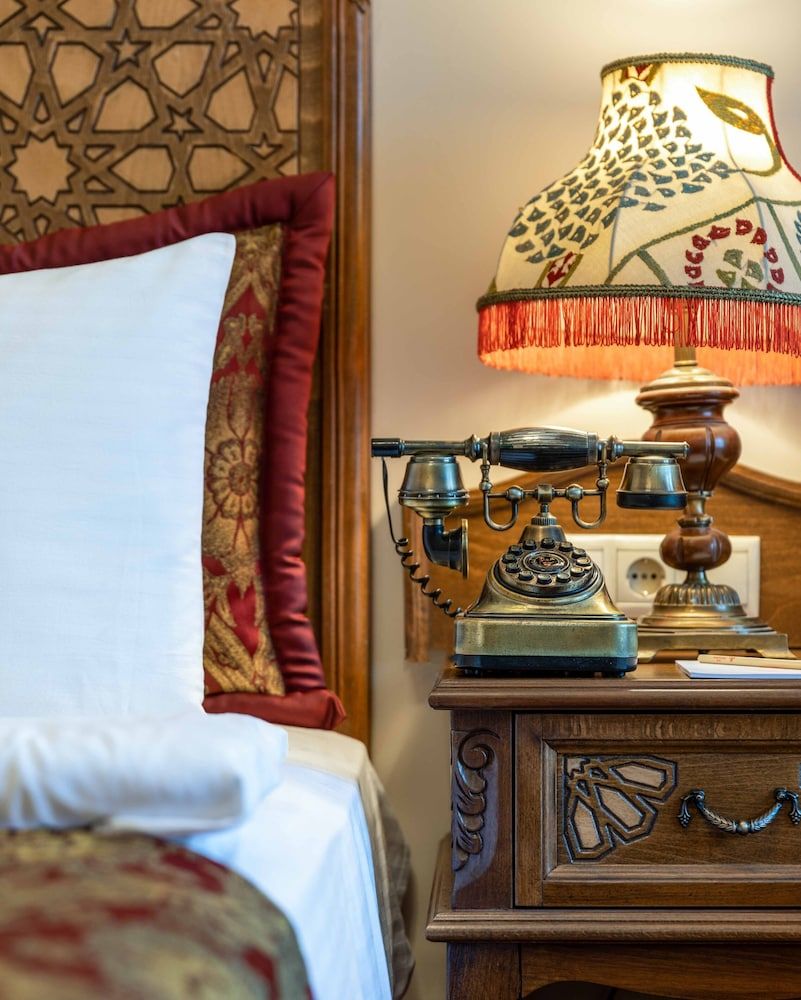 Sultanhan Hotel - Special Class Deluxe Double or Twin Room 9