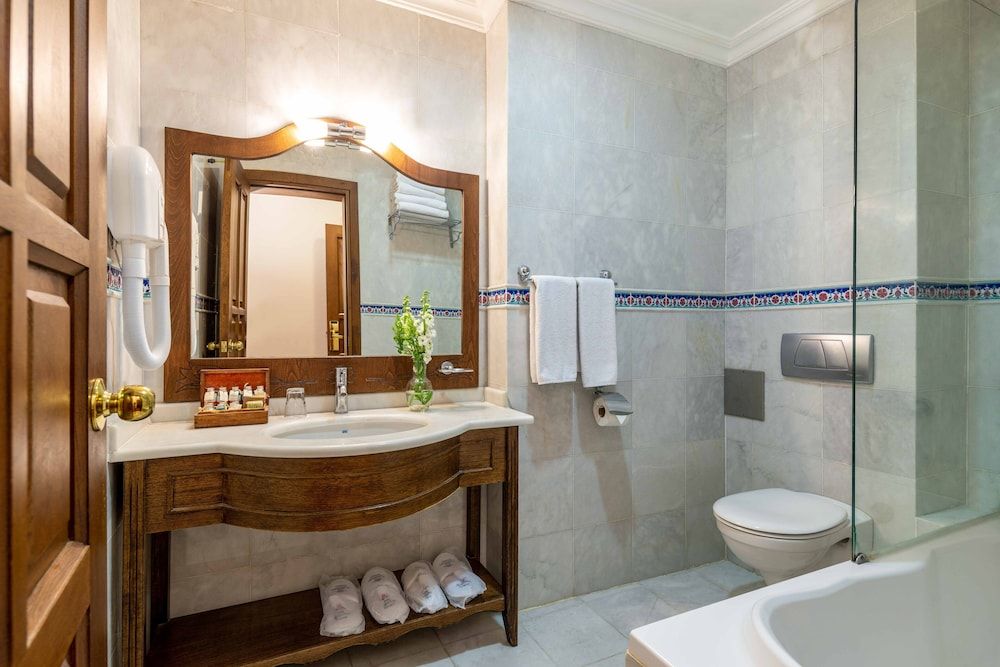 Sultanhan Hotel - Special Class Deluxe Double or Twin Room 13