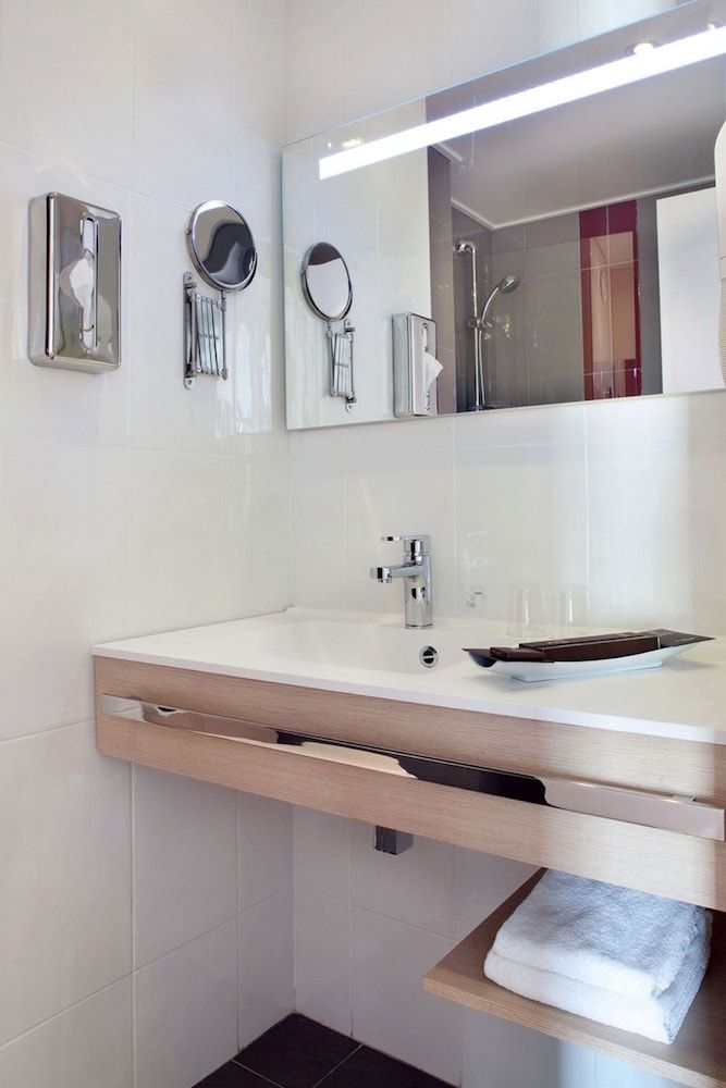 undefined Hotel Paris Bastille 2