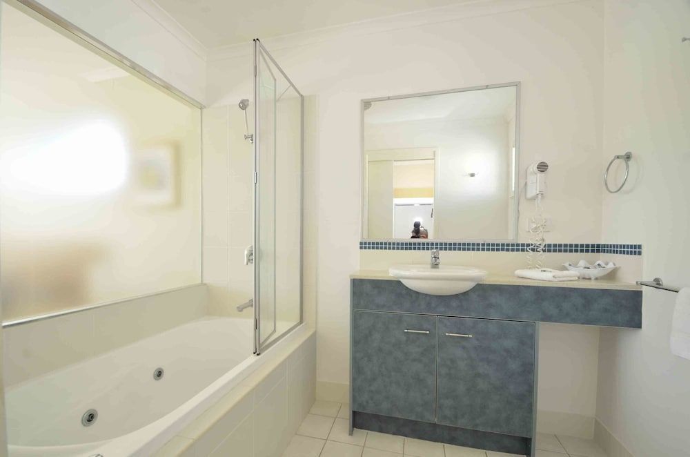 Ivory Palms Resort 1 Bedroom Villa LO 2