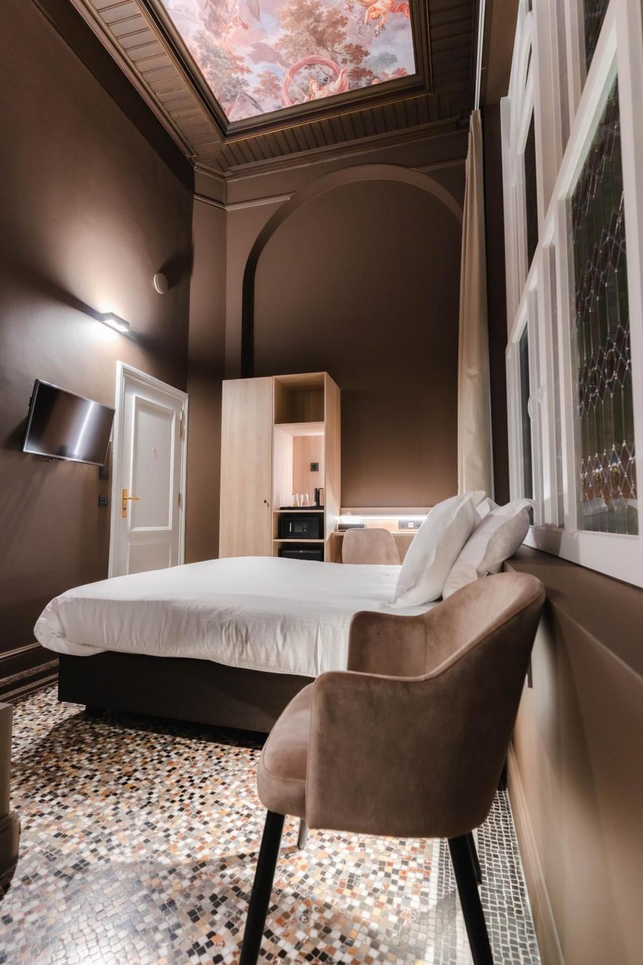 undefined Golden Tree Hotel 9