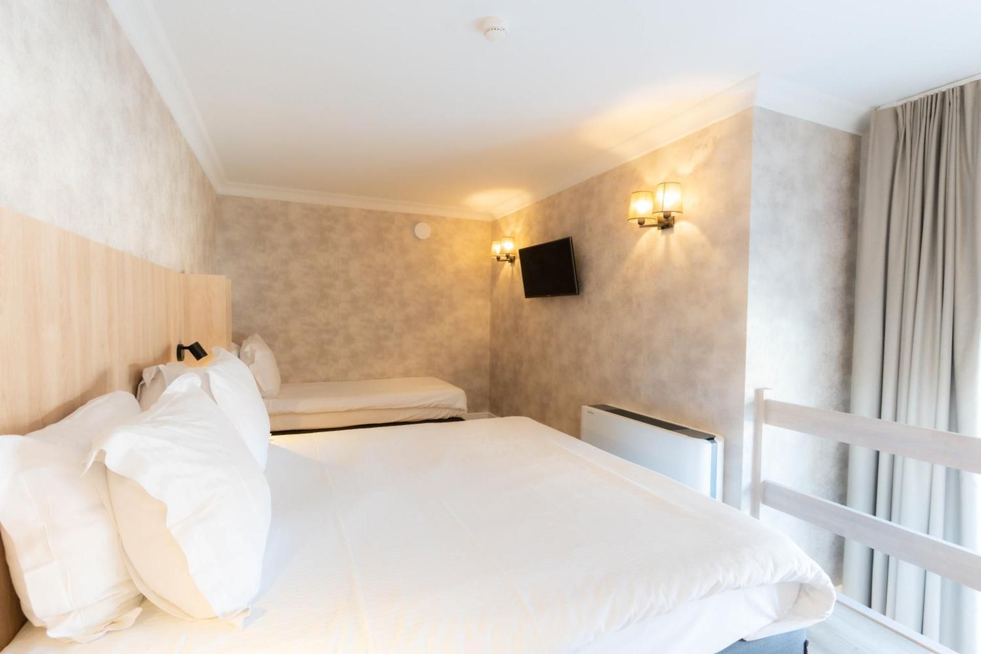 undefined Golden Tree Hotel 5