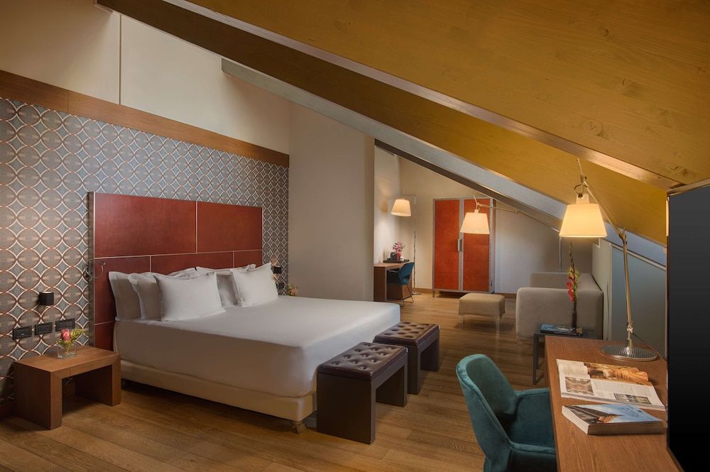 NH Collection Torino Santo Stefano Junior Suite (Extra Bed 2 adults + 1 child) 2