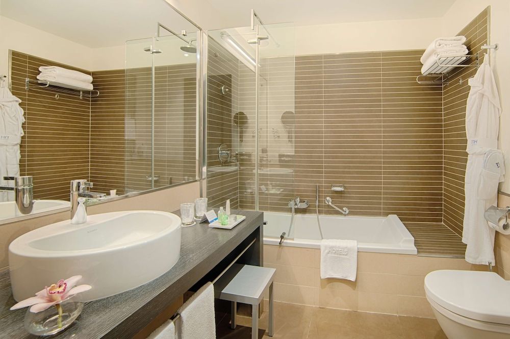 NH Collection Torino Santo Stefano Premium Room (Extra Large Extra Bed 3 adults) 5