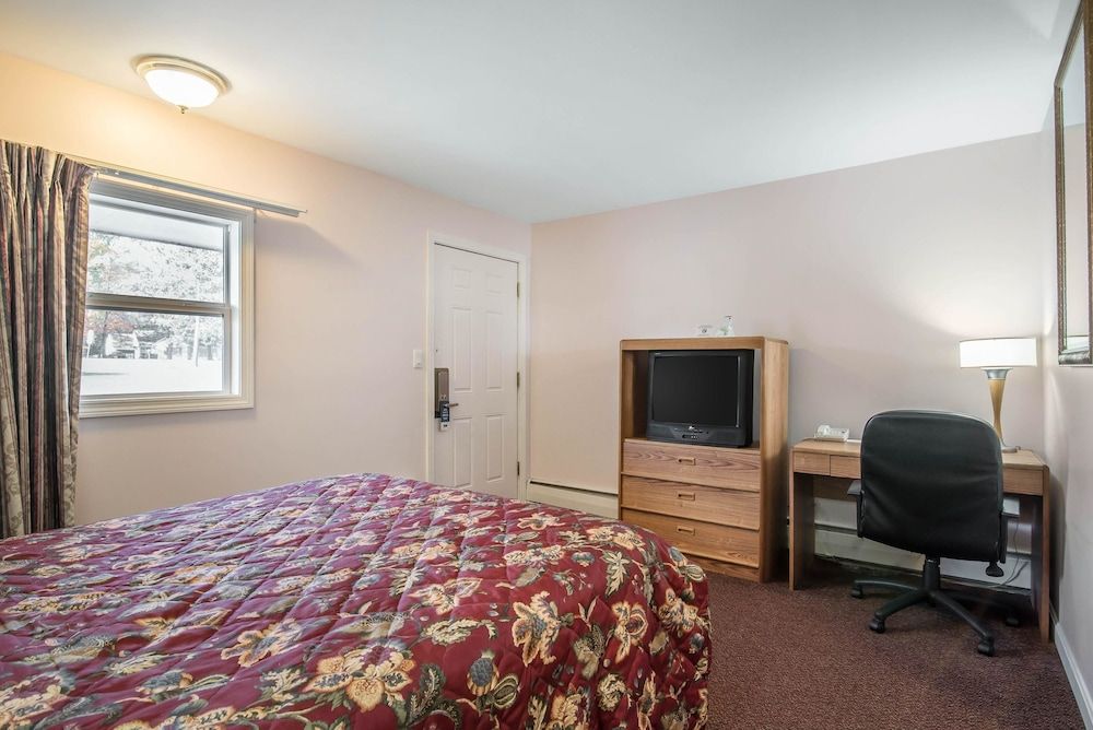 Standard Room, 1 Queen Bed, Non Smoking