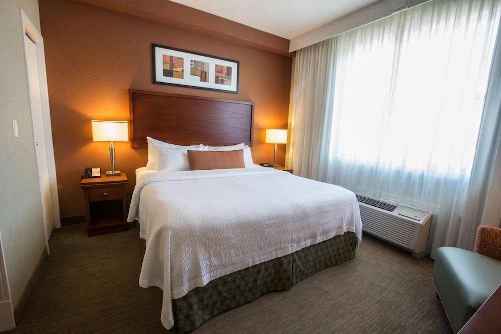 Junior Suite, 1 King Bed with Sofa bed, Harbor View (Harbour View)