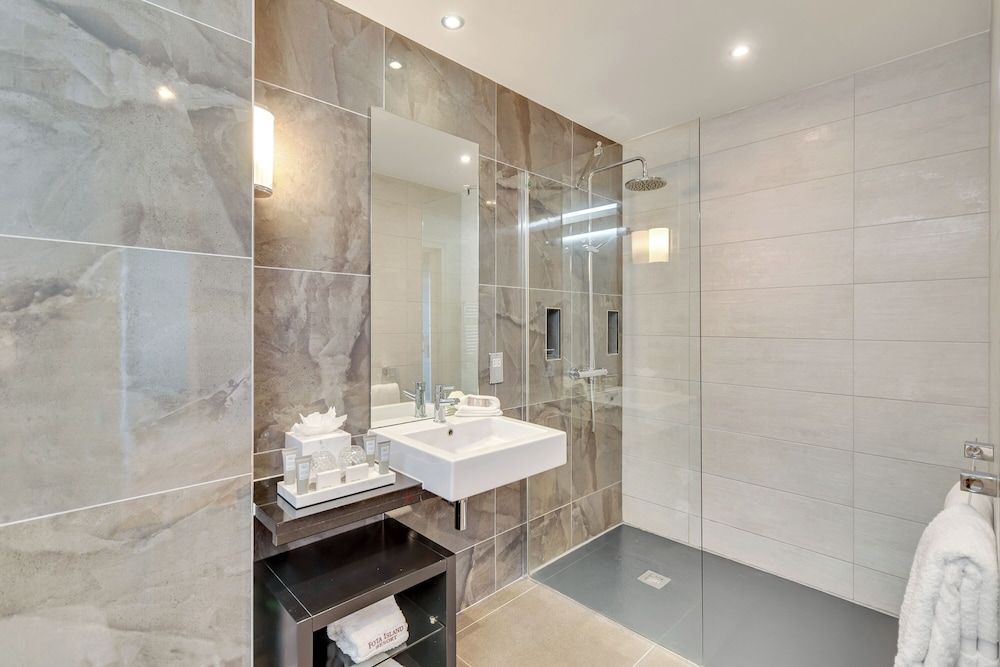 Junior Suite, 1 King Bed