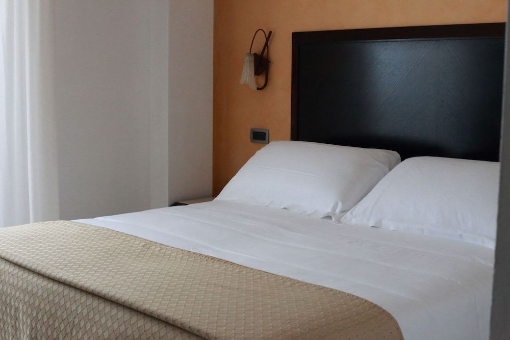 Comfort Double Room, Partial Sea View
