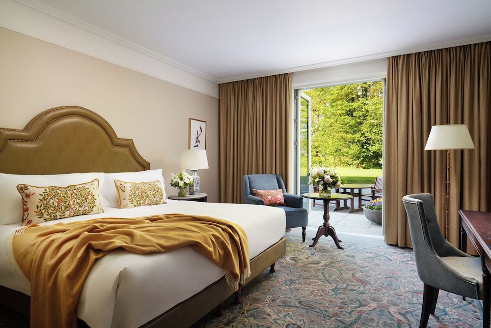 Fairmont Rose Garden Suite