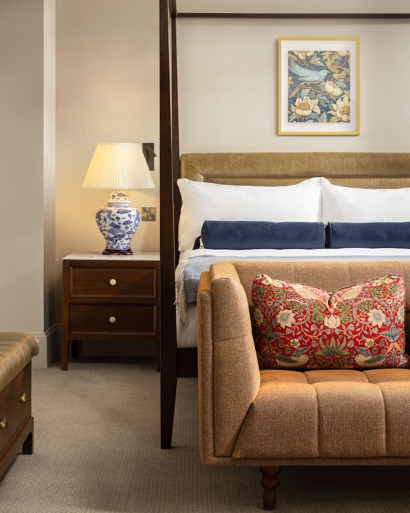 House Superior Stateroom