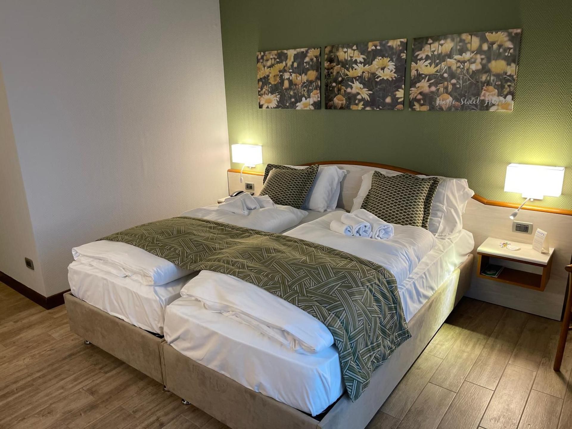 2 Twin Room