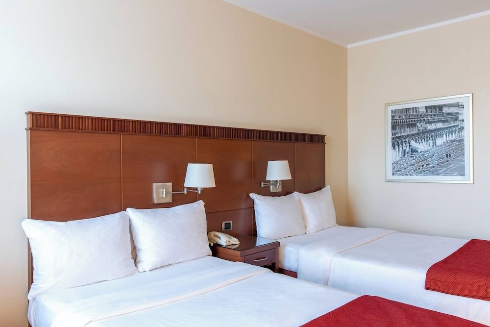 Deluxe Room, 2 Twin Beds