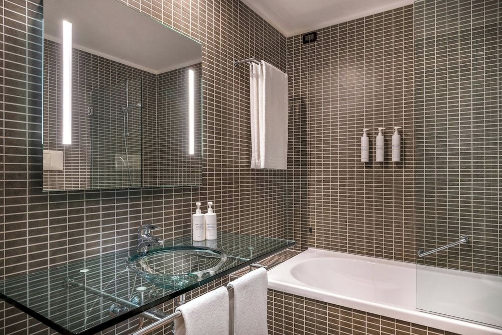 AC Hotel Padova by Marriott Standard Room, 1 King Bed 18