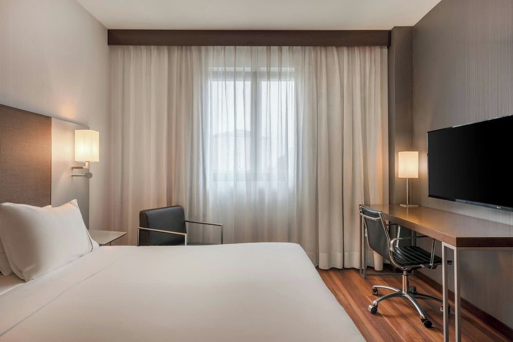 AC Hotel Padova by Marriott Standard Room, 1 King Bed 3