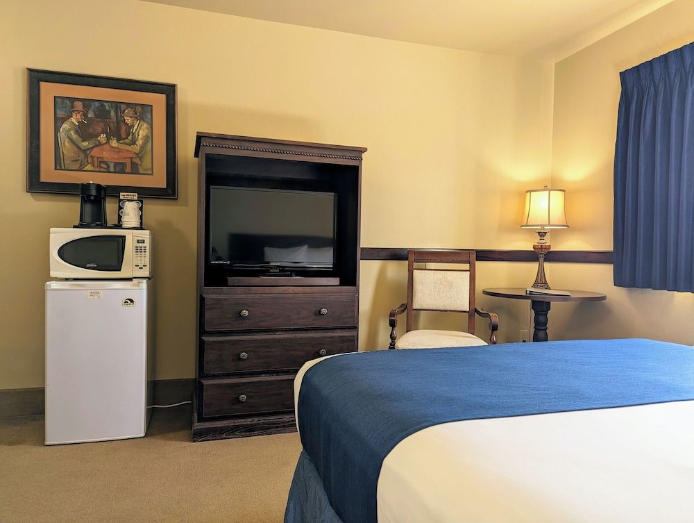 First Gold Gaming Resort Room, 1 Queen Bed, Accessible 3