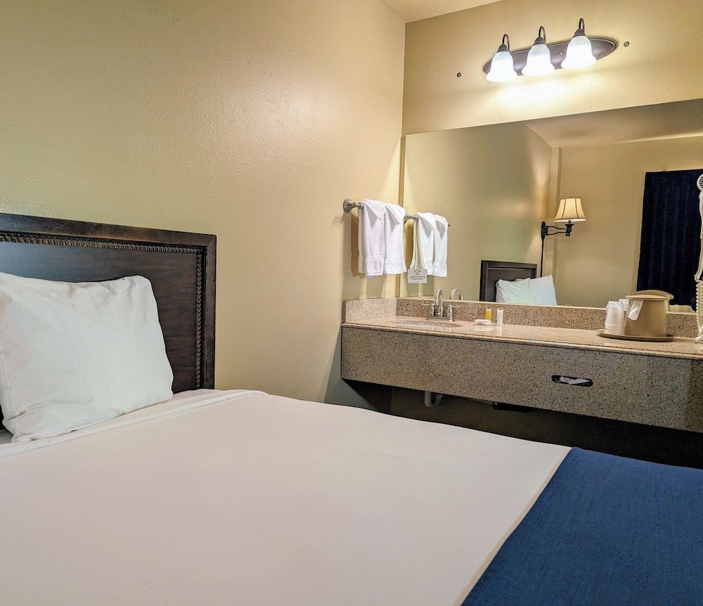 First Gold Gaming Resort Room, 1 Queen Bed, Accessible 2