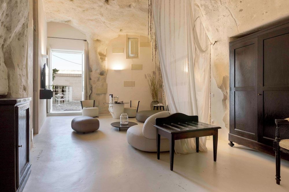 Sant'Angelo, Matera Grotta Patio 9