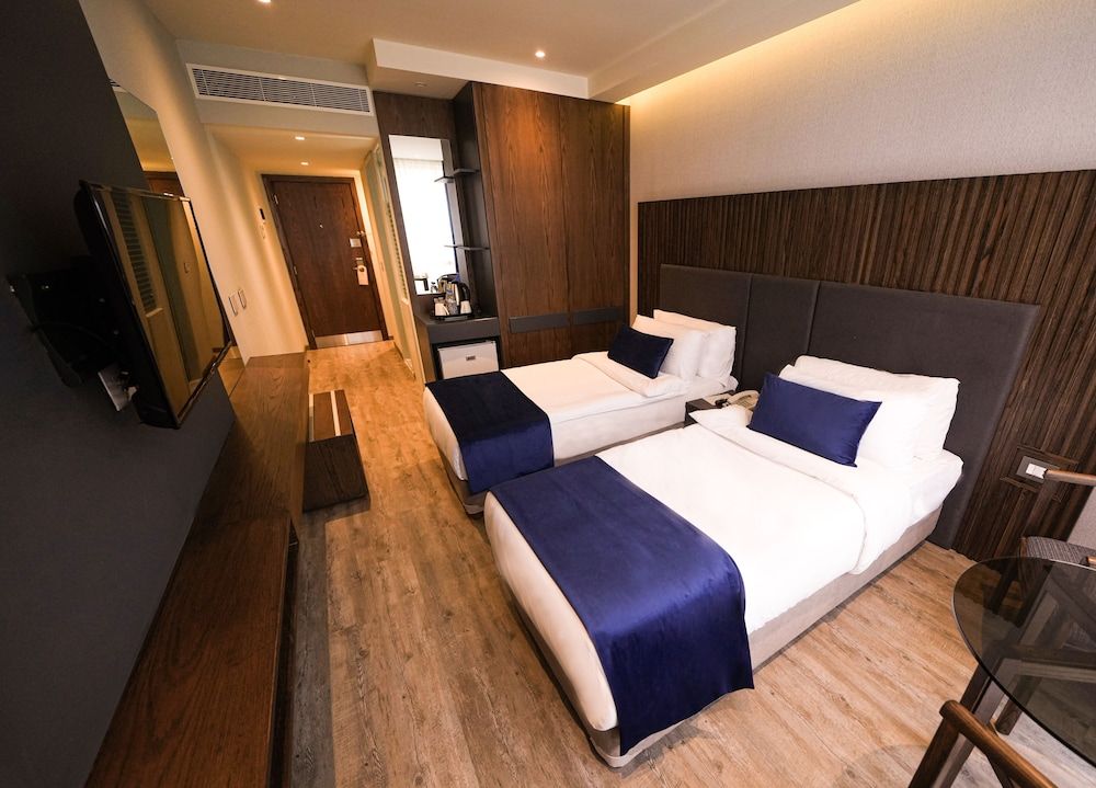 Casa D Or Hotel Preferred King or Twin 5