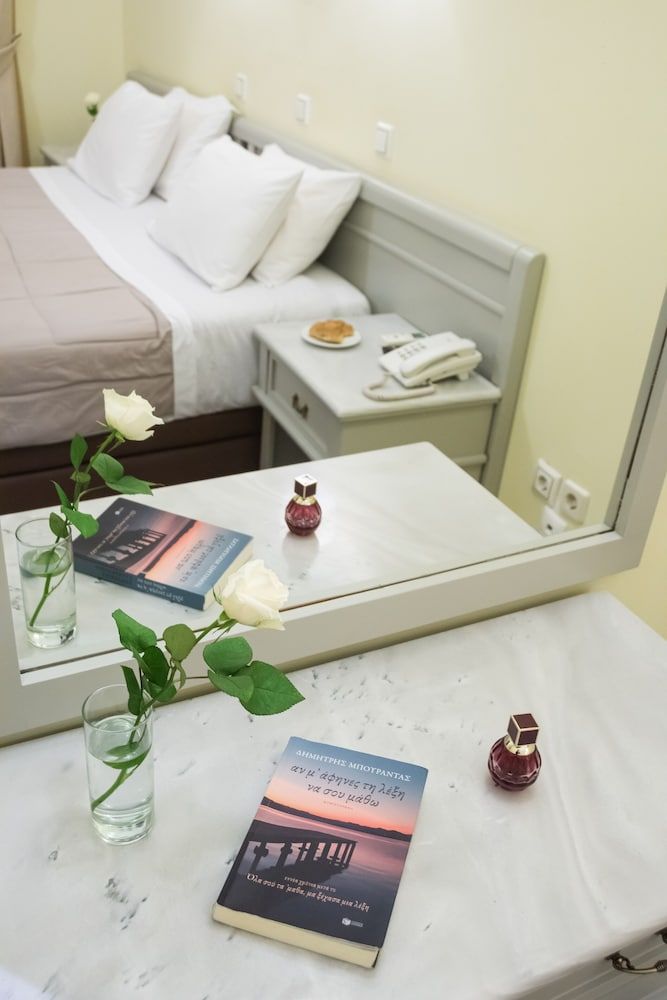 Parnassos Delphi Hotel Economy Suite, 1 Bedroom, Garden View 4