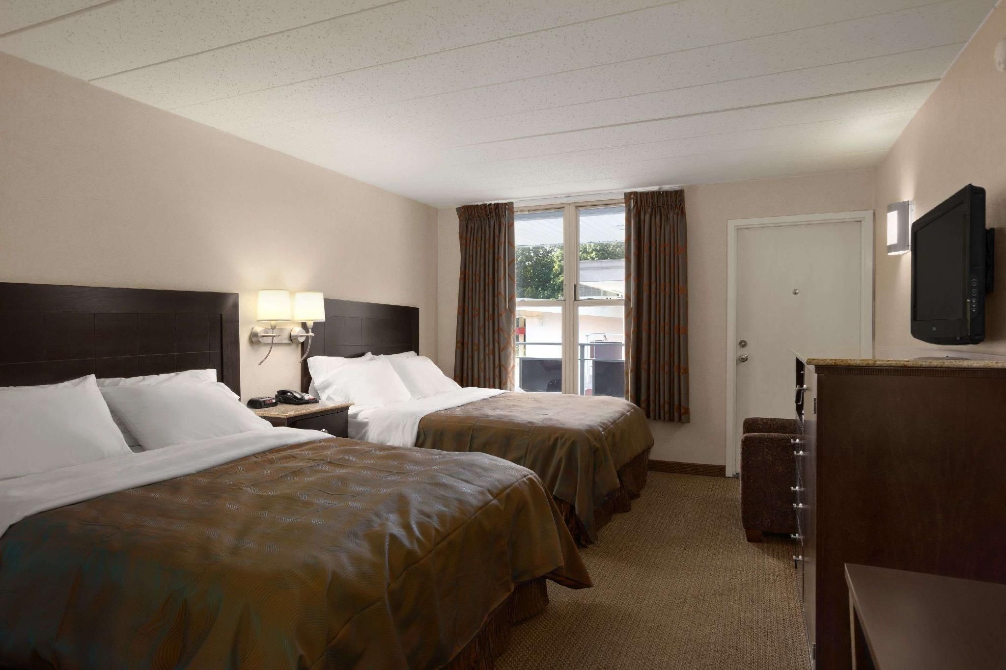 2 Queen Beds, Studio Suite, Non-Smoking