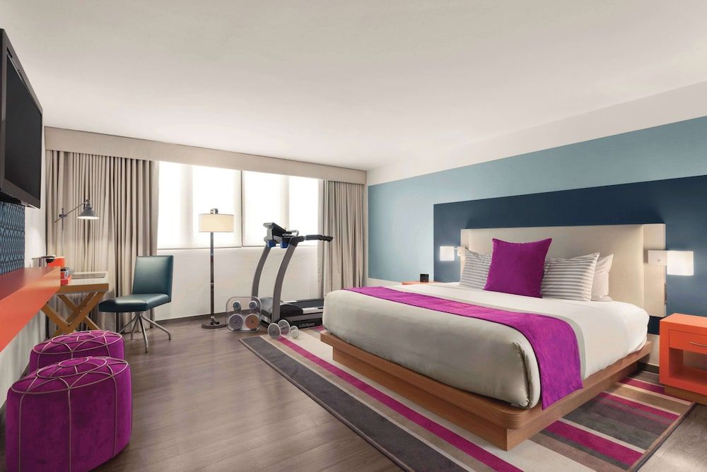 Suite, 1 King Bed (Fitness Suite)