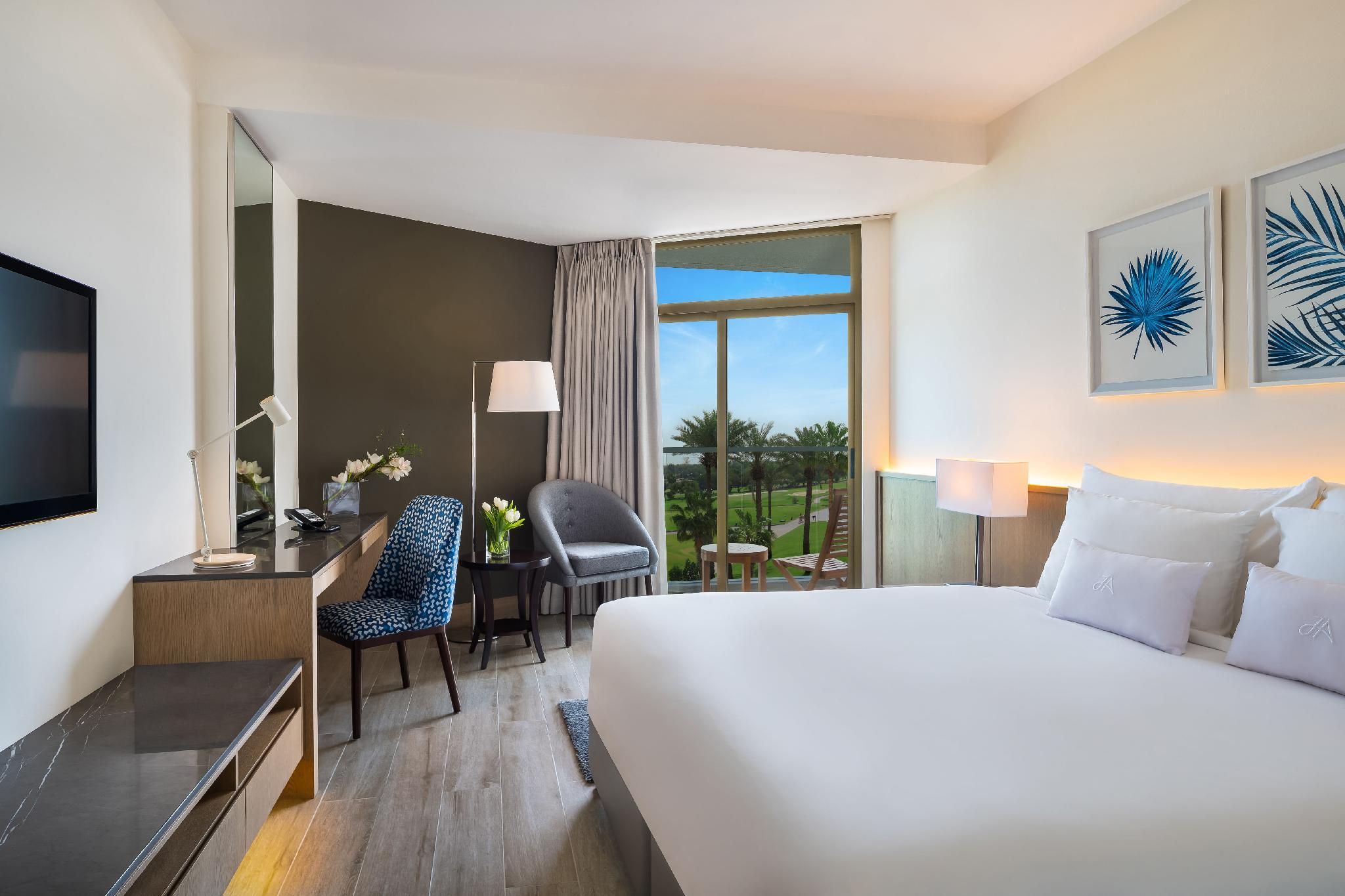 JA Beach Hotel, Dubai Resort View Room with Private Beach, Splash Park and Mall Shuttle