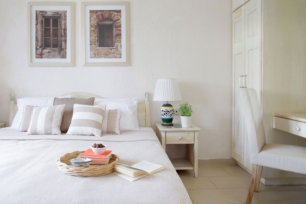 Two Bedroom Suite with Pool View 55m²