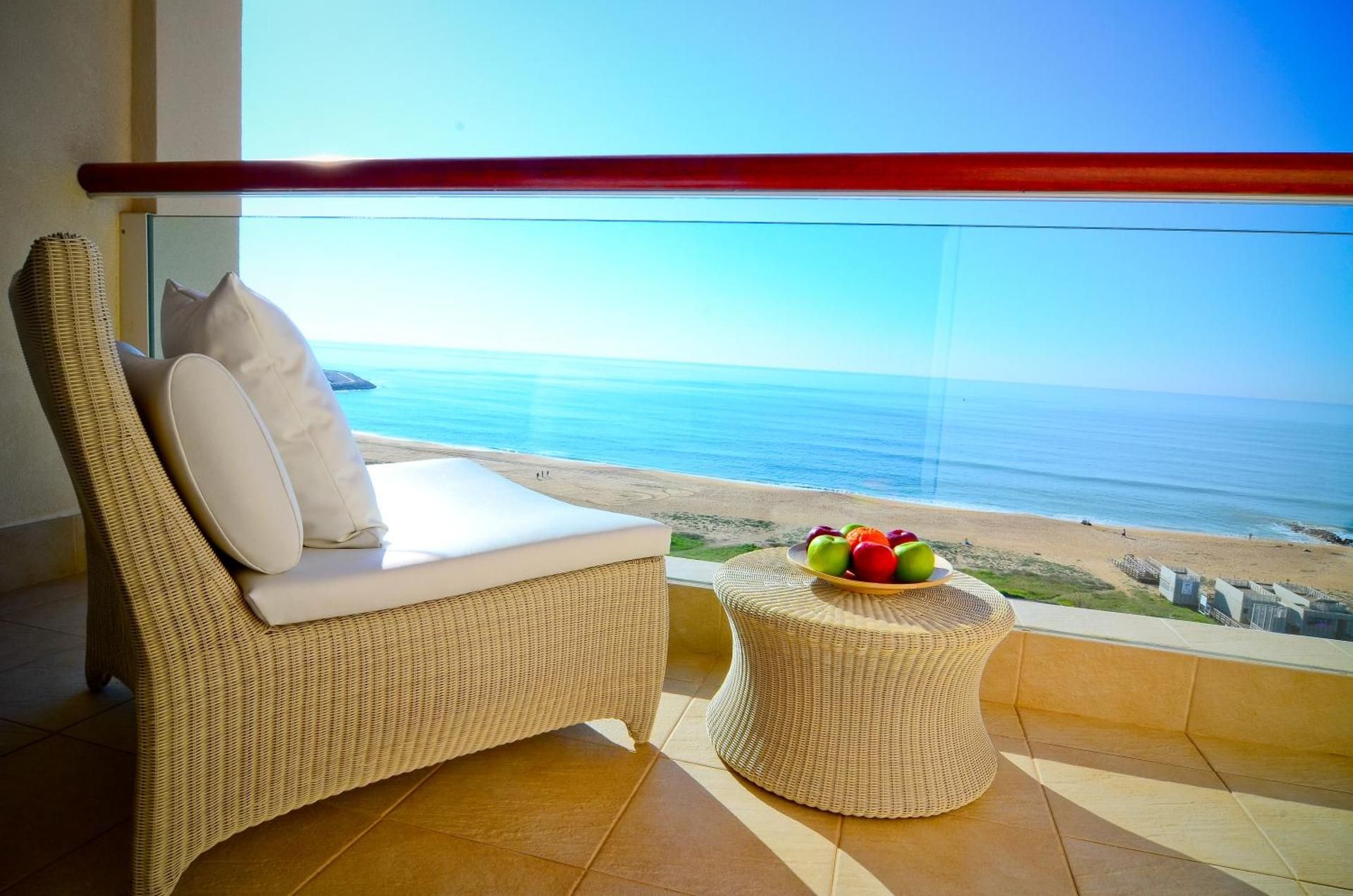 Junior Twin Suite with Sea View - Low Floor