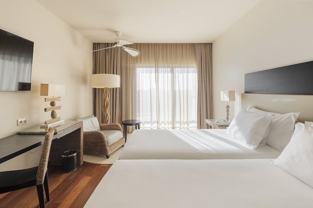 Standard Room, 2 Twin Beds (Vilamoura Side Sea View, High Floor)
