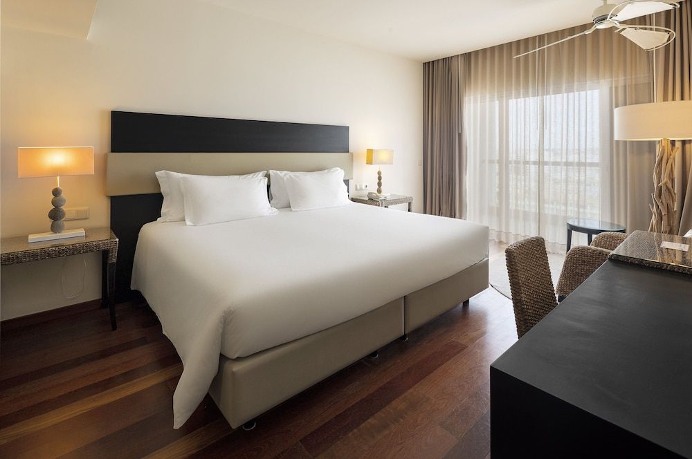 Standard Room, 2 Twin Beds (Vilamoura Side Sea View, High Floor)