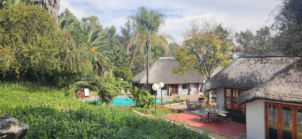 Shumba Valley Lodge Lanseria Airport