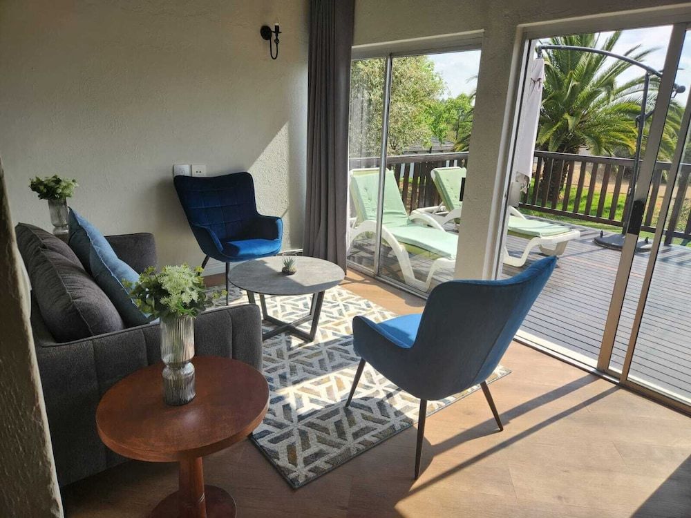 Shumba Valley Lodge Lanseria Airport Executive Suite