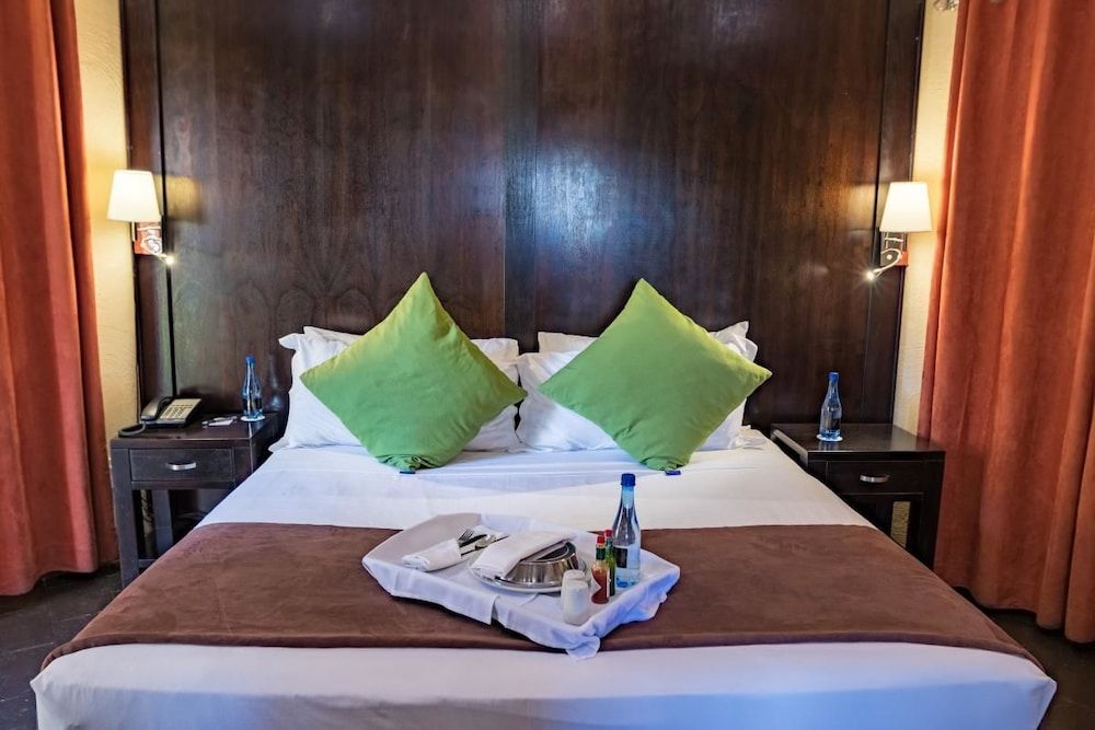 Room Service - Dining