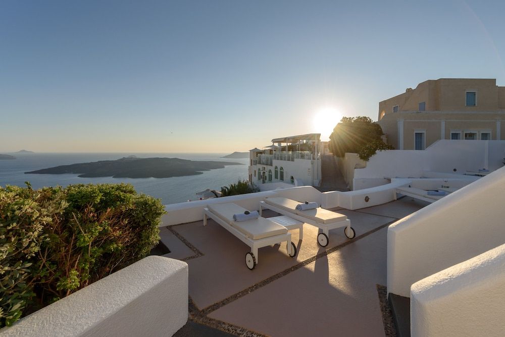 undefined Aria Suites 3