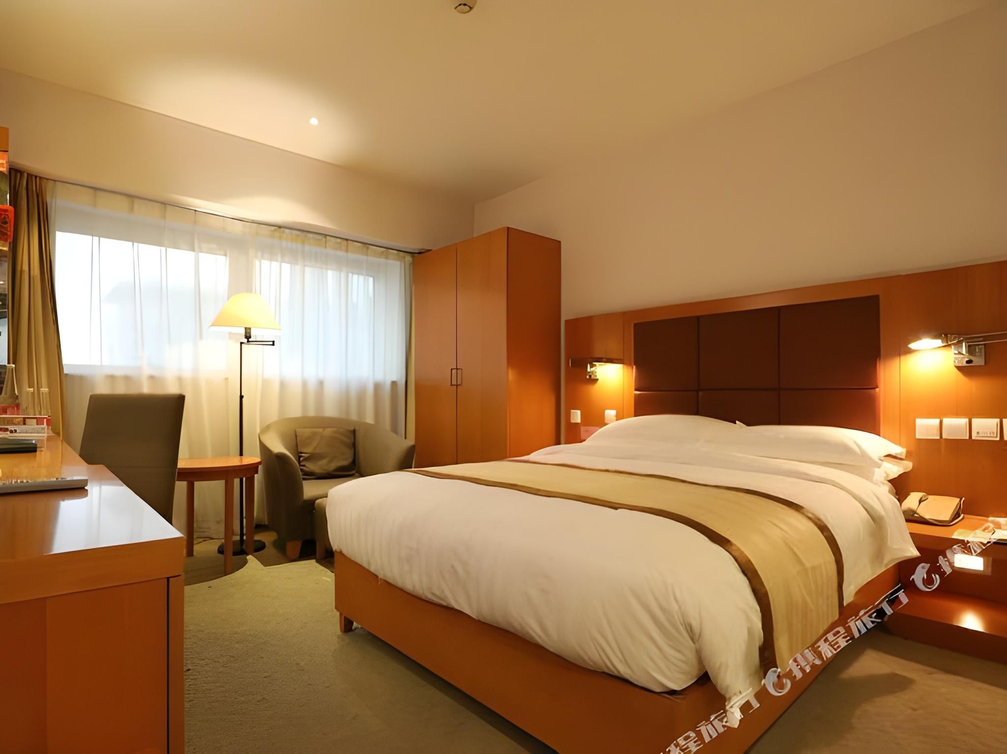 Deluxe Double Room with Shower