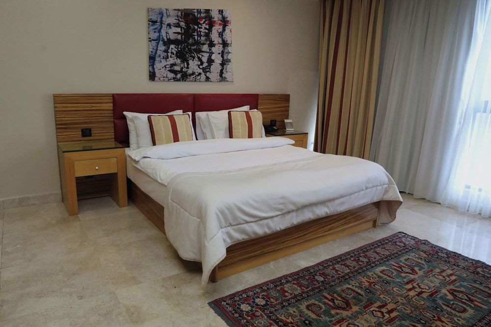 undefined Imperial Suites Hotel 7