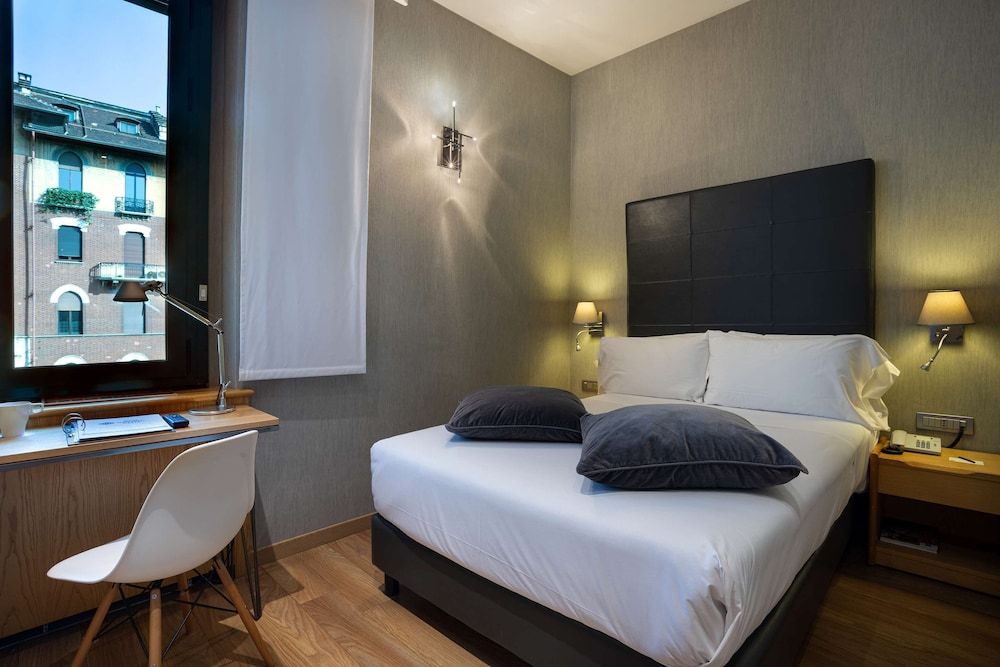Classic Room, 1 Double Bed, Non Smoking (French Size Bed 140 Cm)