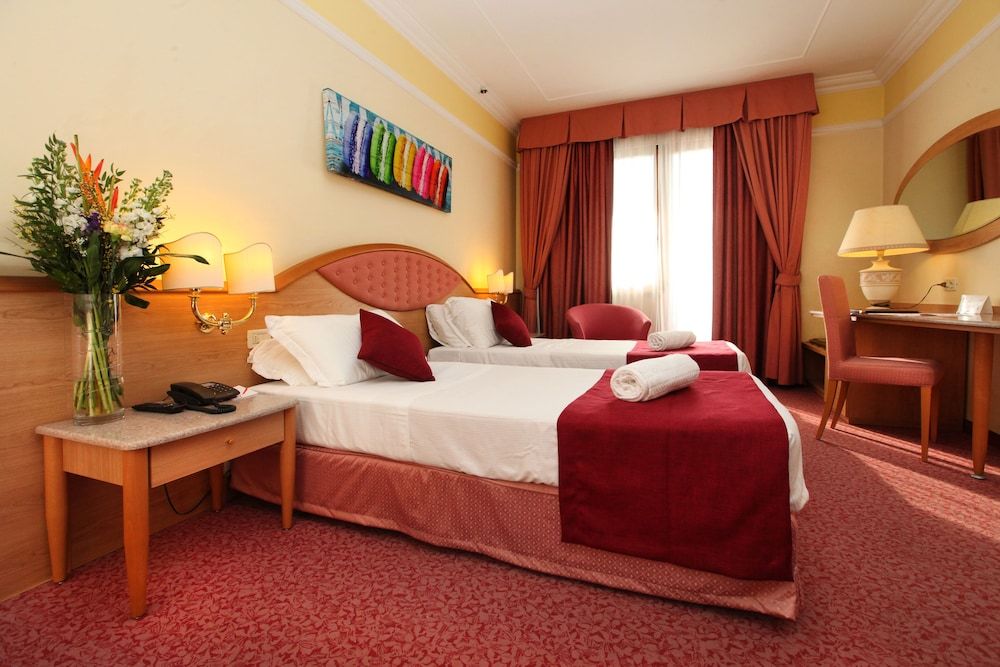 Classic Double or Twin Room (Hotel)