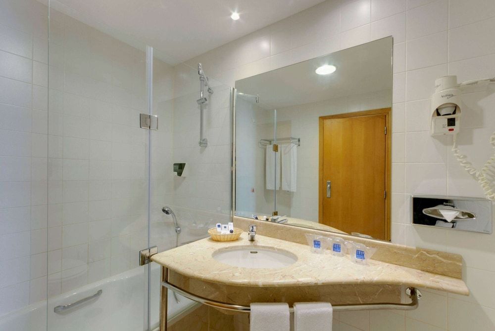 Premium Room, 1 Double Bed, Non Smoking, Pool View