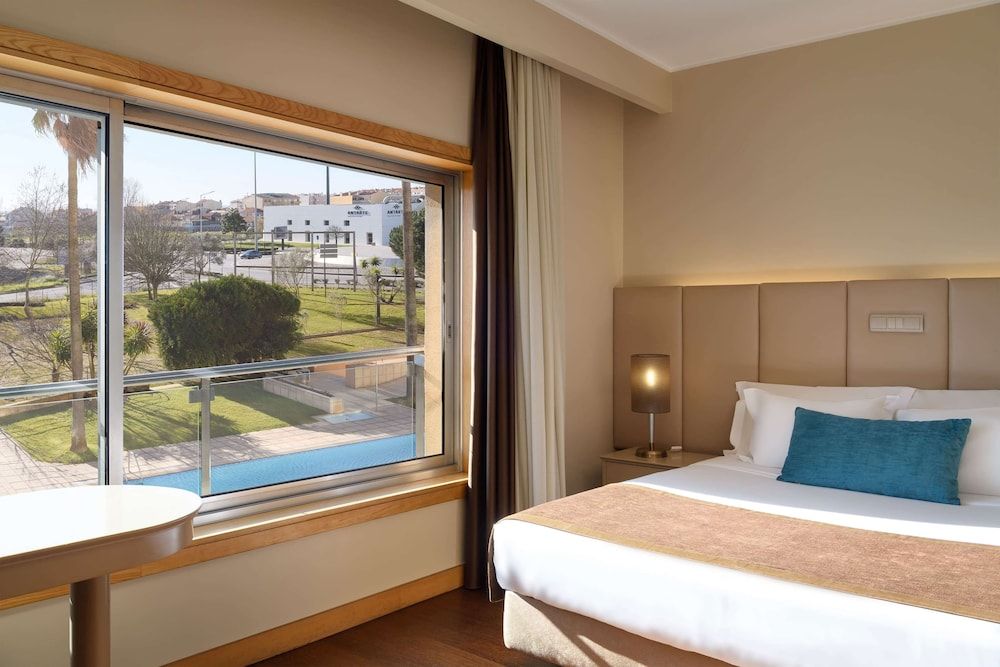 Deluxe Room, 1 Double Bed, Non Smoking, Pool View