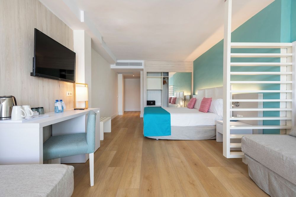 Deluxe Room, Sea View (Quadruple)