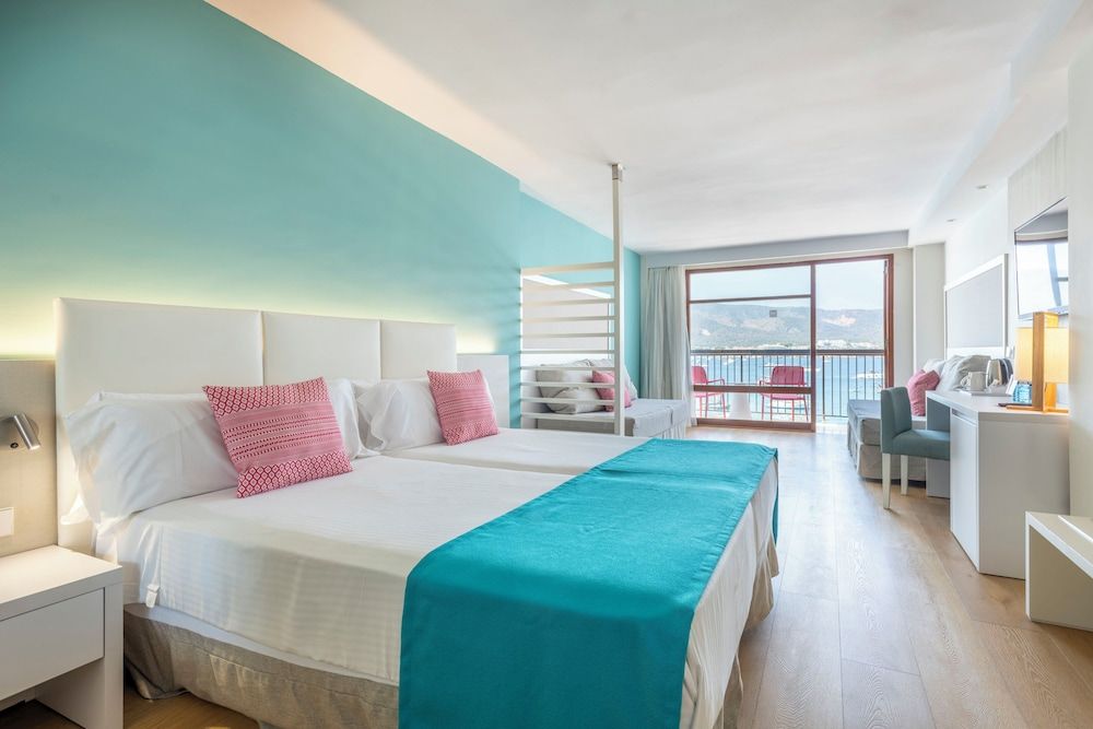 Deluxe Room, Sea View (Triple)