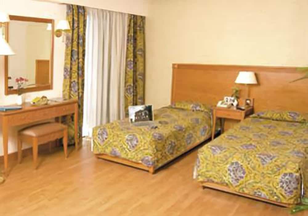 Philippe Luxor Hotel Superior Room 3